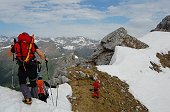 13 Partono verso la cima Mengol